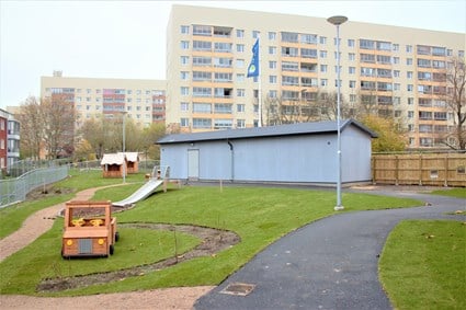 Grönebo förskola ligger mitt i ett bostadsområde.