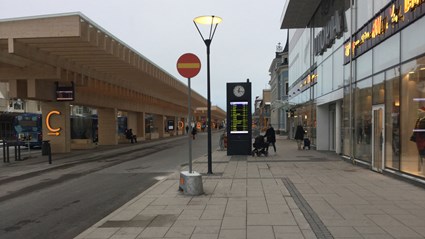 Skanska fick i uppdrag av Umeå kommun att bygga om Vasaplan till en modern bussterminal.