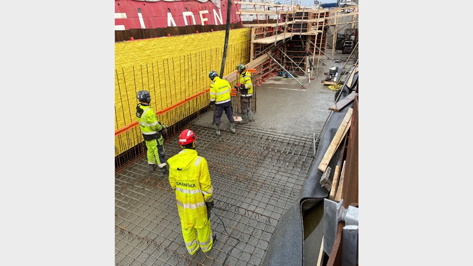 Gjutning av bottenplatta i Skanskas projekt Packhuskajen i Göteborg.